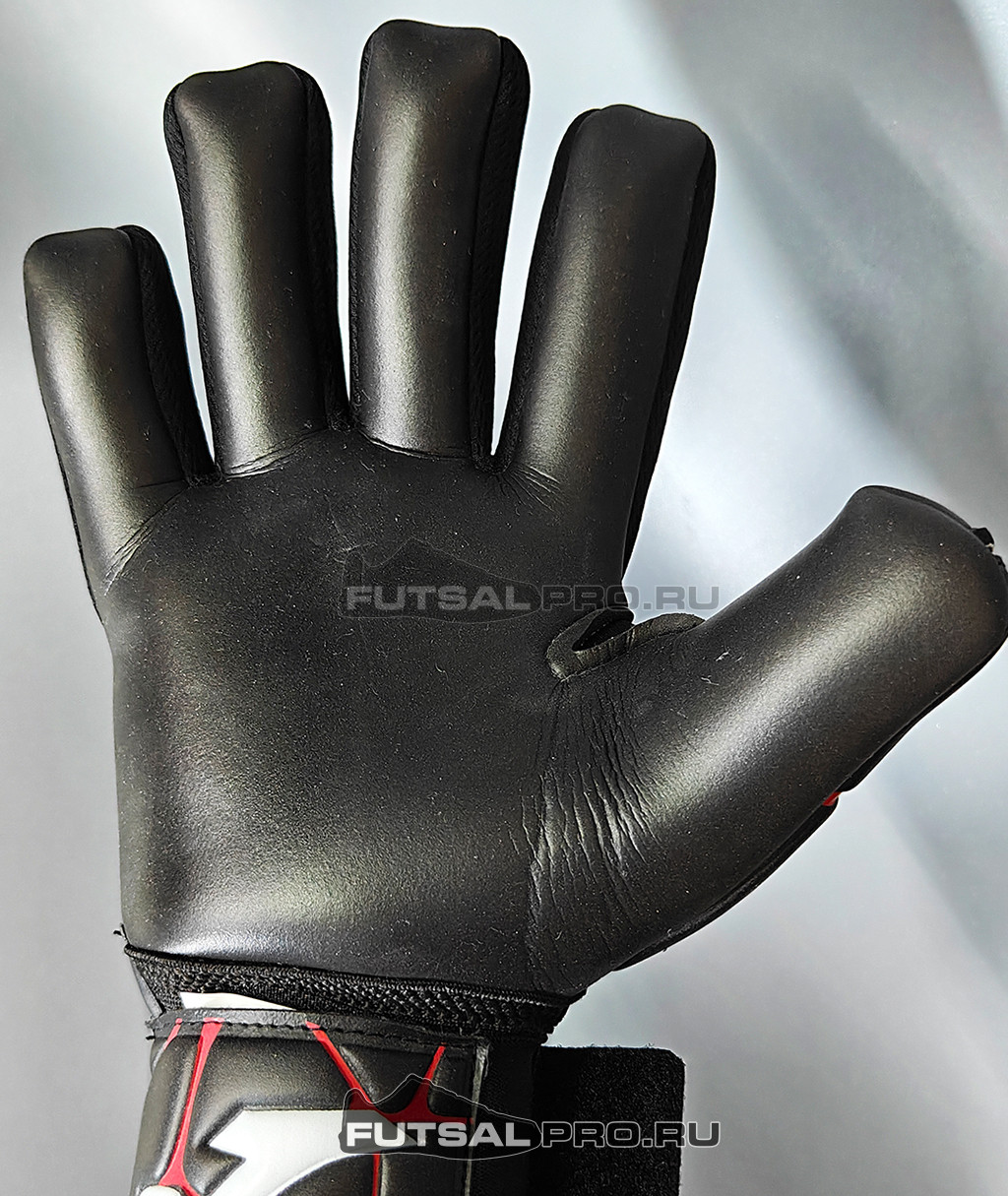 вратарские перчатки JOMA GK-PRO 400908.106 с защитой Перчатки JOMA GK-PRO 400908.106 с защитой, чёрные
